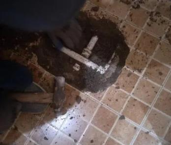 长寿卫生间漏水维修公司为您分享下卫生间渗水如何处理及注意事项
